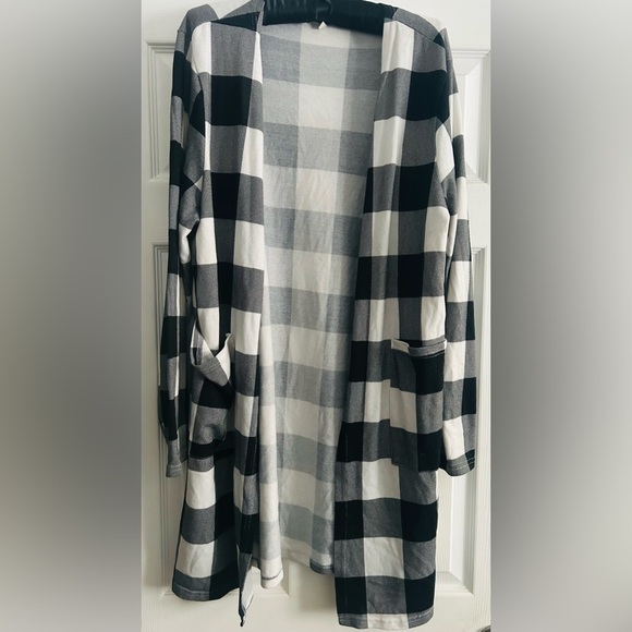 Buffalo Plaid Open Front Cardigan Sweater with front pockets - Black/White, XXL - Picture 4 of 7